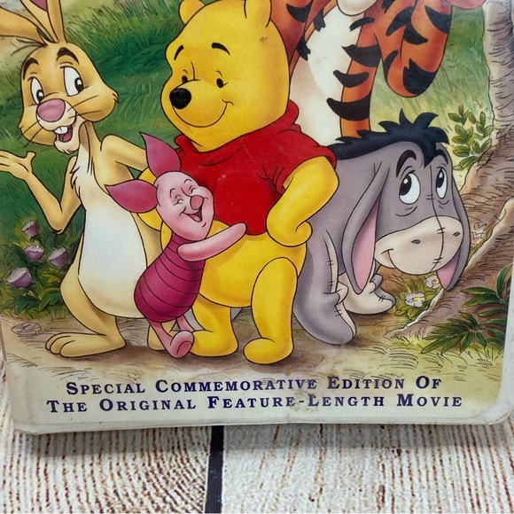 Disney’s Winnie The Pooh VHS Commemorative Edition 7074 Vintage - Picture 2 of 12